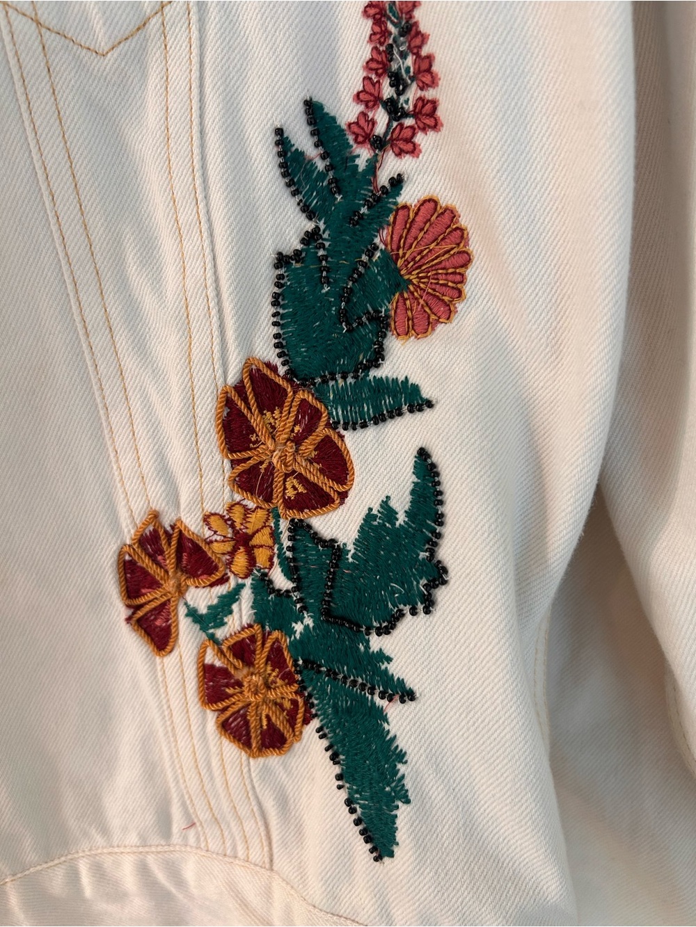ZARA Embroidered White Denim Jacket with Bird & Floral Motif - Picture 8 of 10